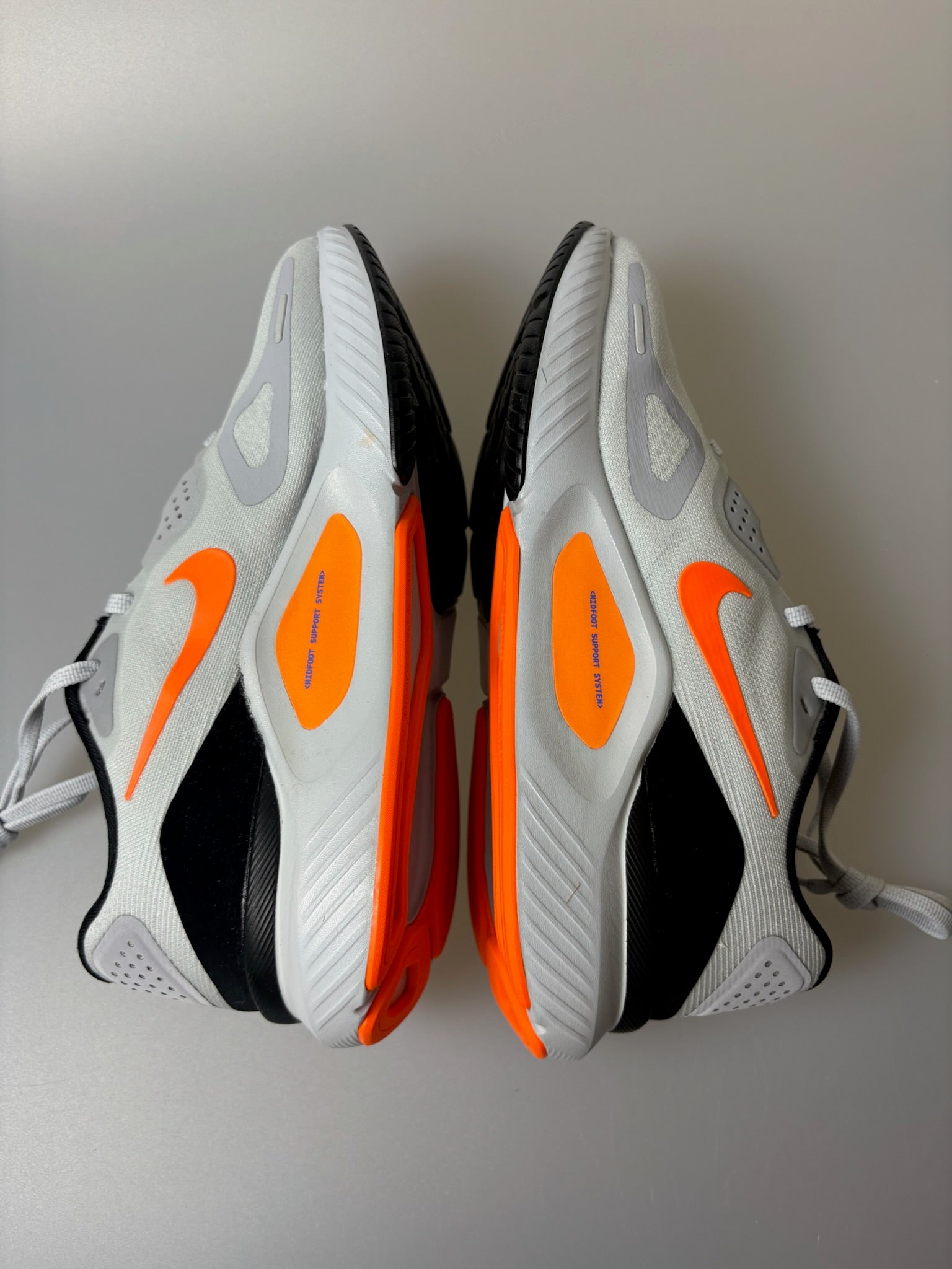 Nike Structure 26 ‘Pure Platinum’