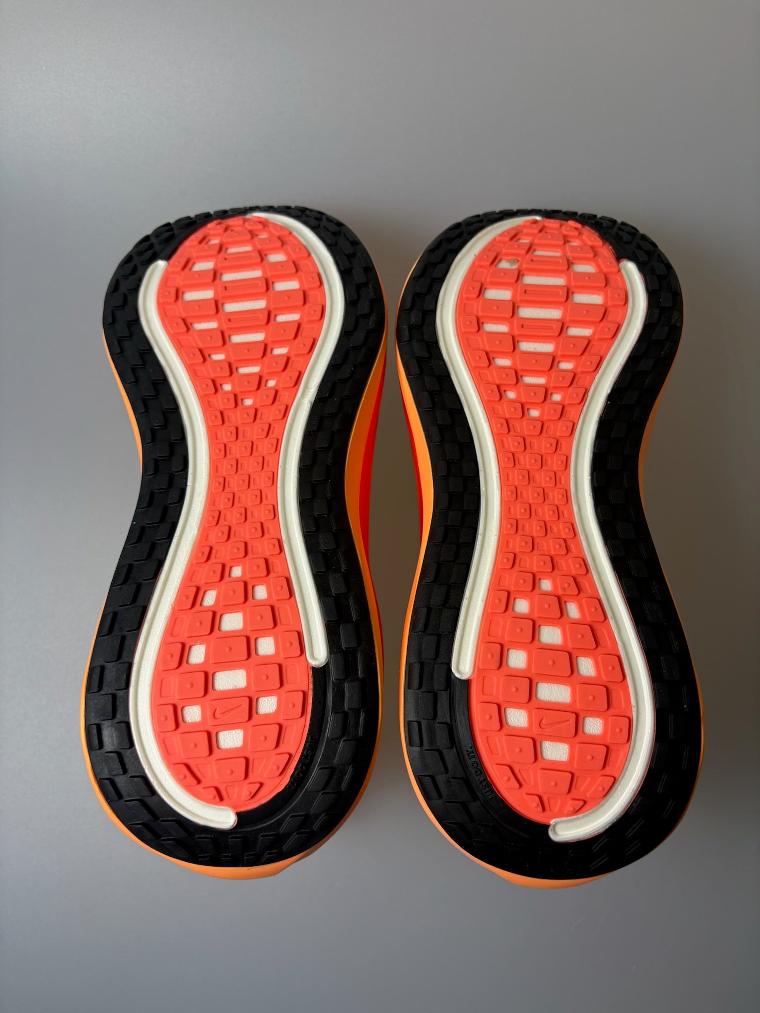 Nike Vomero Plus ‘Orange Pulse’